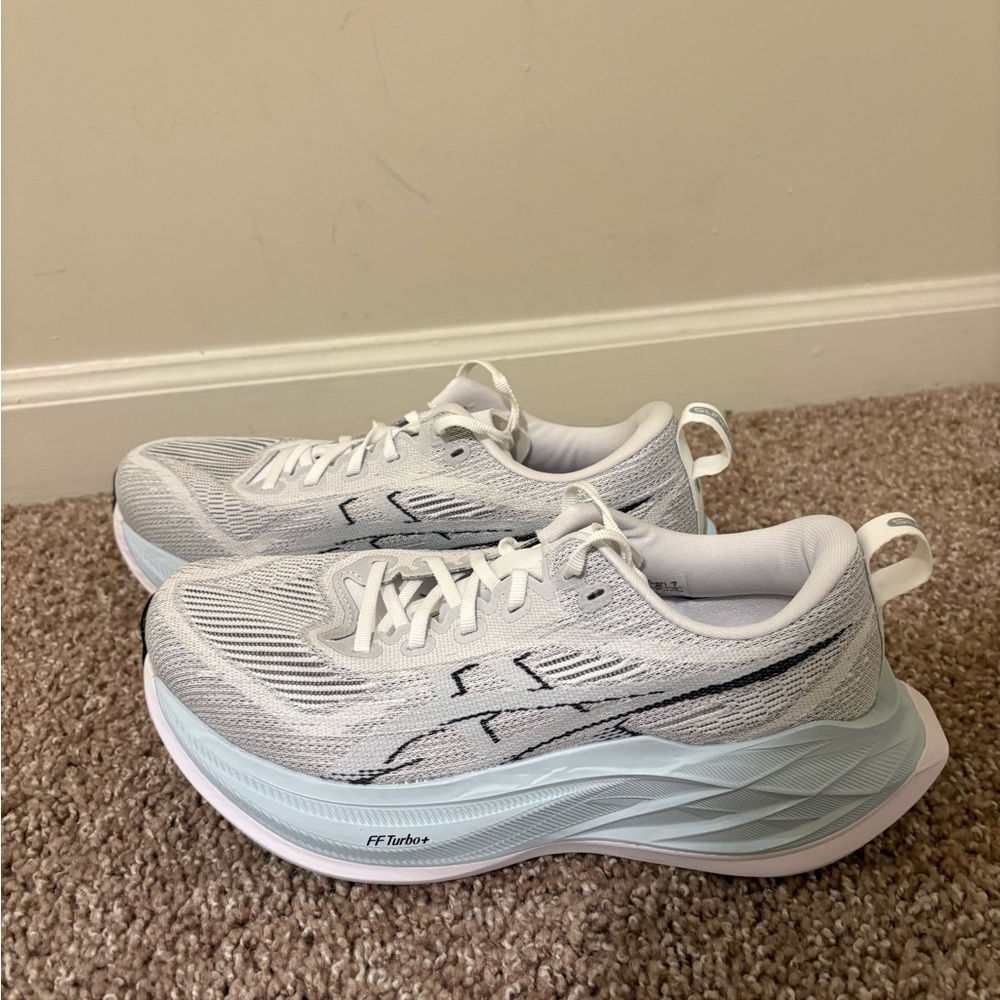 ASICS Superblast 2 | Women’s 8.5/Men’s 7 - Picture 3 of 16